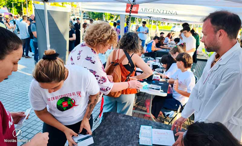 Nueva jornada de prevención del VIH en Rosario: «Hay un 13% de personas que no saben que viven con el virus»