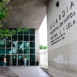 Un chico de 4 años cayó desde un tercer piso de un edificio en barrio Ludueña: permanece internado en terapia intensiva