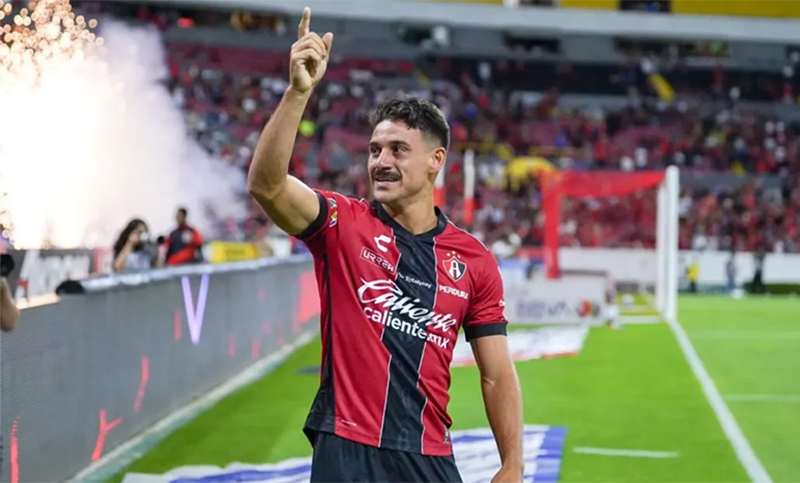 El Zorro jugará en el Parque Independencia: Newell’s abrochó la llegada de Cóccaro