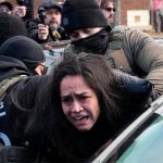 Fallo judicial restringió el accionar violento de agentes federales estadounidenses contra las protestas en Minnesota