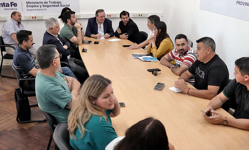 Sindicatos de municipales santafesinos rechazan la propuesta salarial de intendentes que ofrecieron un 3,8 % de aumento salarial