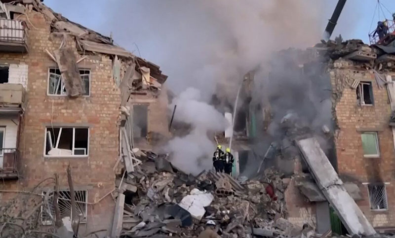 Los ataques rusos contra Kiev dejaron un saldo de cuatro personas fallecidas y al menos veinticinco heridas