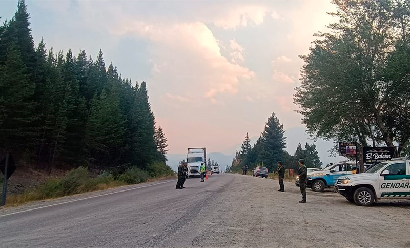 Incendios forestales en Chubut: se rehabilitó el tránsito sobre la Ruta 40 entre Epuyén y El Hoyo