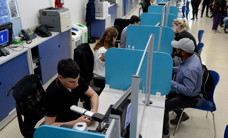El empleo público cayó 7,2% interanual y se perdieron más de 280 mil puestos de trabajo en 2025