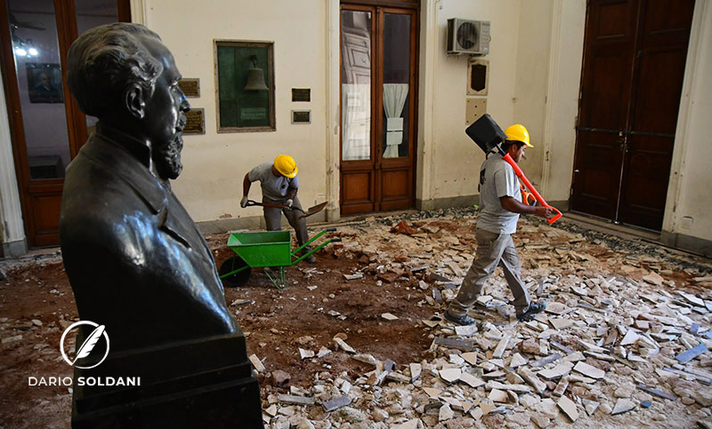 Pullaro recorrió obras de infraestructura escolar y afirmó que “las clases van a empezar en tiempo y forma”