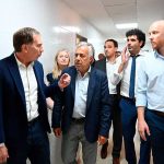 Con el traje de negociador, Santilli visitó a gobernadores para buscar los votos de la reforma laboral