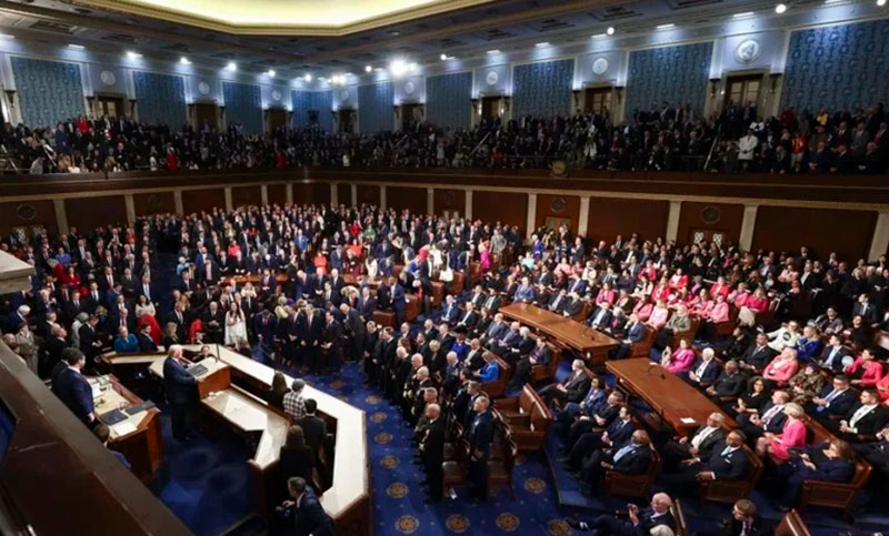 El Senado estadounidense avanzó sobre medidas que limitan poderes de guerra de Trump en Venezuela