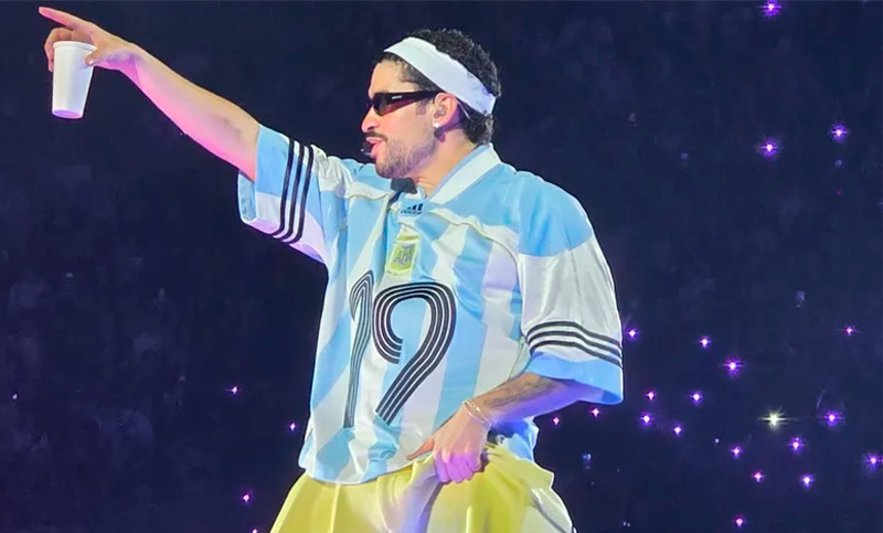 Bad Bunny se despide de Argentina luego de sus exitosas presentaciones en el Monumental