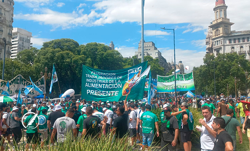 La calle completamente copada por la protesta