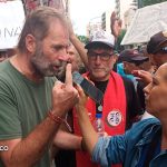 El padre Paco fue detenido durante una nueva represión a los jubilados en el Congreso: diputados piden su libertad