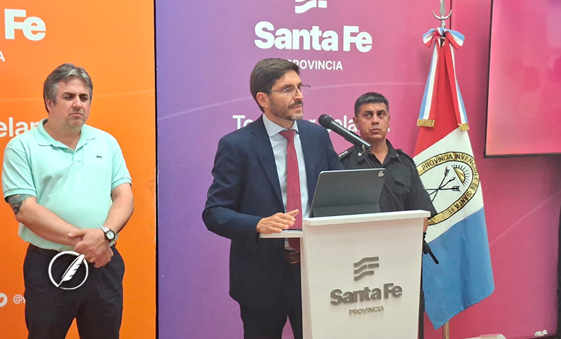 Pullaro anunció una recomposición salarial para el personal policial: «Ningún policía de Santa Fe va a percibir un sueldo inferior a $1.350.000»