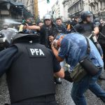 “Autopuesta en peligro”: el Gobierno emitió una advertencia a los periodistas que cubran la represión en el Congreso