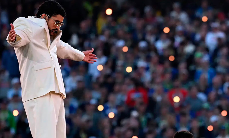 Tras su histórico show en el Super Bowl, Bad Bunny está en Argentina para presentarse en el Monumental
