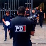 La sexta: balearon a un hombre cuando entraba a un supermercado y tiraron una nota antes de irse