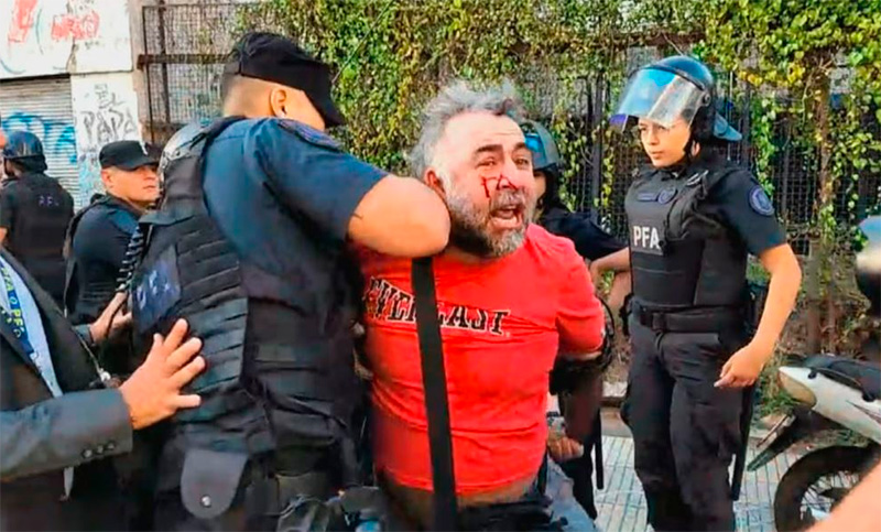 Video: la Policía Federal agredió y detuvo a un camarógrafo de A24