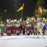 Con tribunas repletas, el Predio de la Ex Rural se llenó de plumas y bailó al ritmo del Carnaval