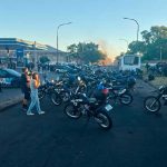 Tensión en la Jefatura de Policía: siguen las protestas de familiares de oficiales por mejoras salariales