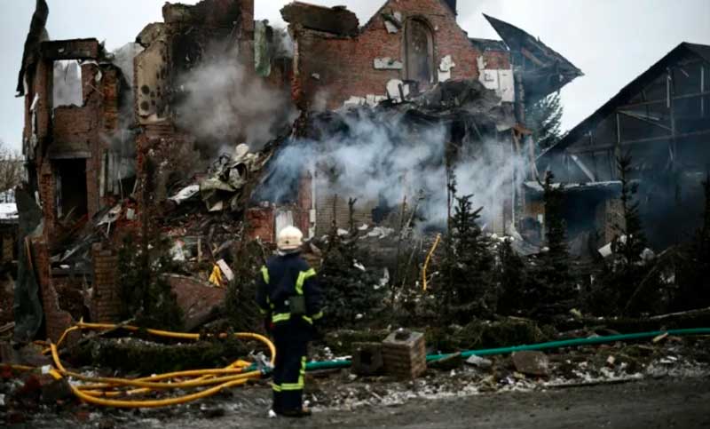 Rusia bombardea Kiev a dos días del cuarto aniversario de la guerra