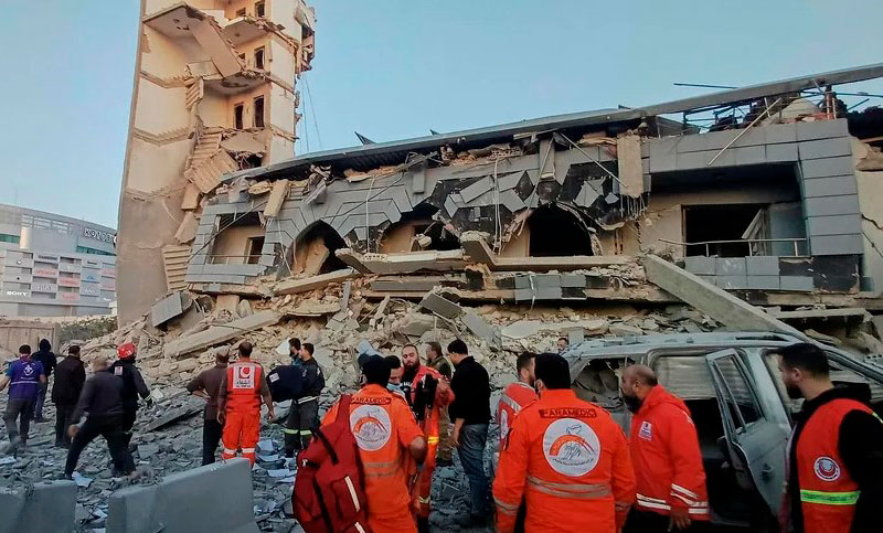 Guerra en Medio Oriente: misiles iraníes impactan en el centro de Israel y Estados Unidos insta a abandonar la región