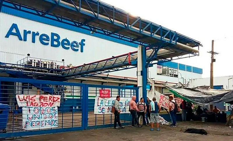 Suspenden a 400 trabajadores de un frigorífico del partido de Ramallo