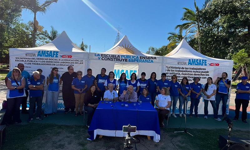 Instalaron la Carpa Blanca Docente en Reconquista: “Exigimos que den marcha atrás con las políticas de ajuste”