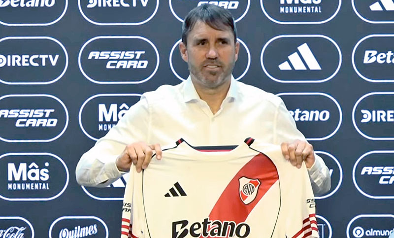 El momento «incómodo» para Belloso: presentan al Chacho Coudet como técnico de River