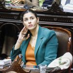 Pagano denunció a Adorni por enriquecimiento ilícito, lo tildó de «corrupto» y reveló que tiene sus gastos de tarjeta