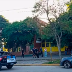 Horror en una escuela santafesina: un chico entró armado y mató a un compañero en San Cristóbal