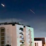 Irán lanza una nueva ola de ataques, la vigésimo segunda, contra Israel con misiles balísticos