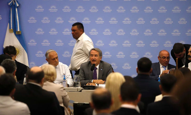 Tras una primera jornada tensa, la audiencia por la Ley de Glaciares continúa su recorrido en Diputados