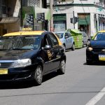 Para compensar la baja de ingresos, el Concejo avanza en la autorización de publicidad en taxis