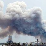 Irán atacó Baréin con drones, dejó una refinería incendiada y 32 heridos