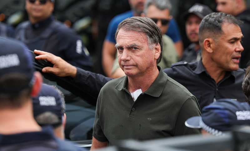 Bolsonaro fue internado en terapia intensiva, mientras su familia pide la prisión domiciliaria