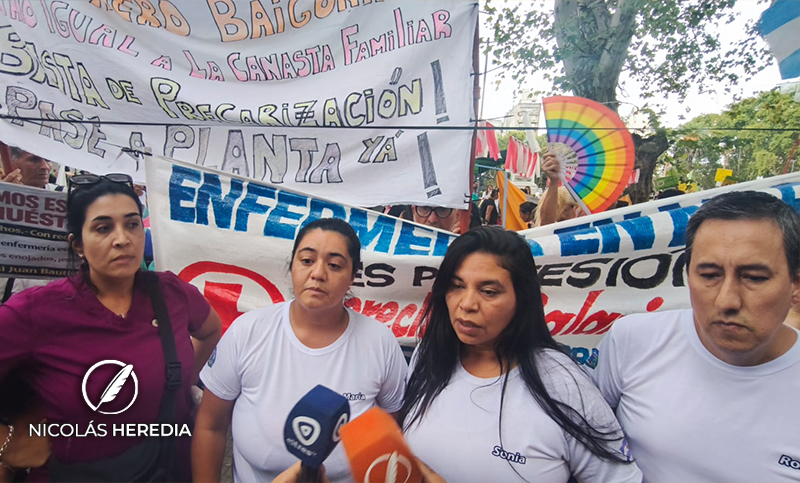 Enfermeros independientes marcharon hacia el Monumento por un salario digno y mejores condiciones
