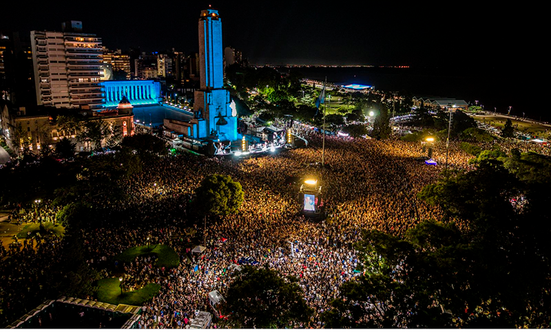 Lo que Fito nos dejó: casi 300 mil personas se convocaron en el Monumento en una jornada para el recuerdo