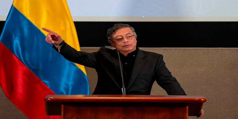 Petro responsabiliza a Ecuador por la muerte de 27 personas en la frontera de Colombia