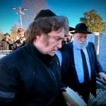 Milei comenzó su gira por Nueva York, con una visita personal a la tumba del rebe de Lubavitch