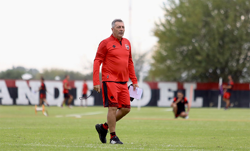 Guch y Hoyos son baja para la visita de Newell’s a Lanús