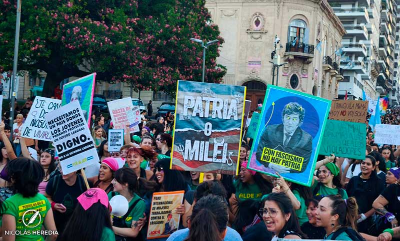 En el marco del 8M, Rosario se movilizó contra la reforma laboral y las políticas de ajuste