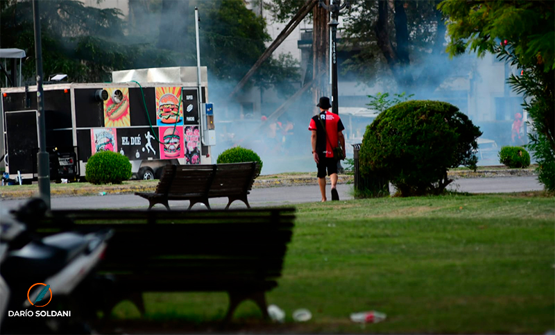 Salida complicada del Coloso: hubo incidentes entre hinchas de Newell’s y la Policía tras el clásico