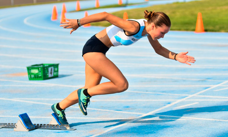 Torneo de atletismo «Día internacional de la Mujer» en el estadio municipal