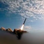 Irán lanza misiles contra Israel y países del Golfo mientras Trump afirma que la guerra podría terminar pronto