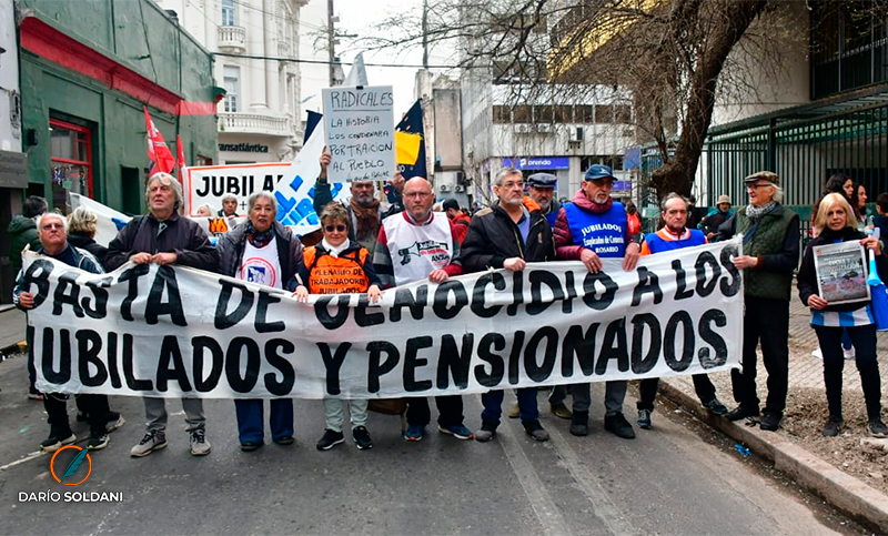 Los jubilados, principales perjudicados por el ajuste: cuatro de cada diez come una o dos veces por día para pagar el alquiler