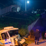 Violento choque entre camiones a la altura de San Lorenzo: uno de ellos cayó del puente de la autopista