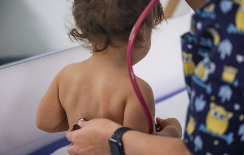 Alerta por brote de tos convulsa: cuatro niños fallecidos en provincia de Buenos Aires