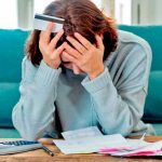 La plata no alcanza: las deudas de las familias con billeteras virtuales treparon al 30%