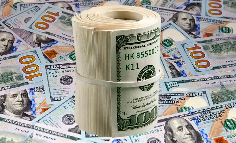 El dólar oficial arrancó la semana al alza y superó la barrera los $1.400