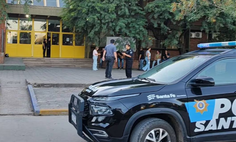 El Gobierno santafesino emitió una alerta para prevenir las amenazas en las escuelas