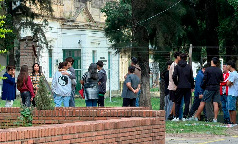 San Cristóbal: se retomaron las clases y los alumnos volvieron a izar la bandera