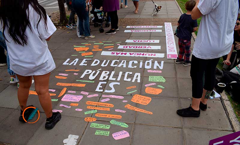 Con 24 horas de actividades culturales y científicas en distintas facultades, la UNR se suma a la jornada nacional: «La Universidad no se apaga»